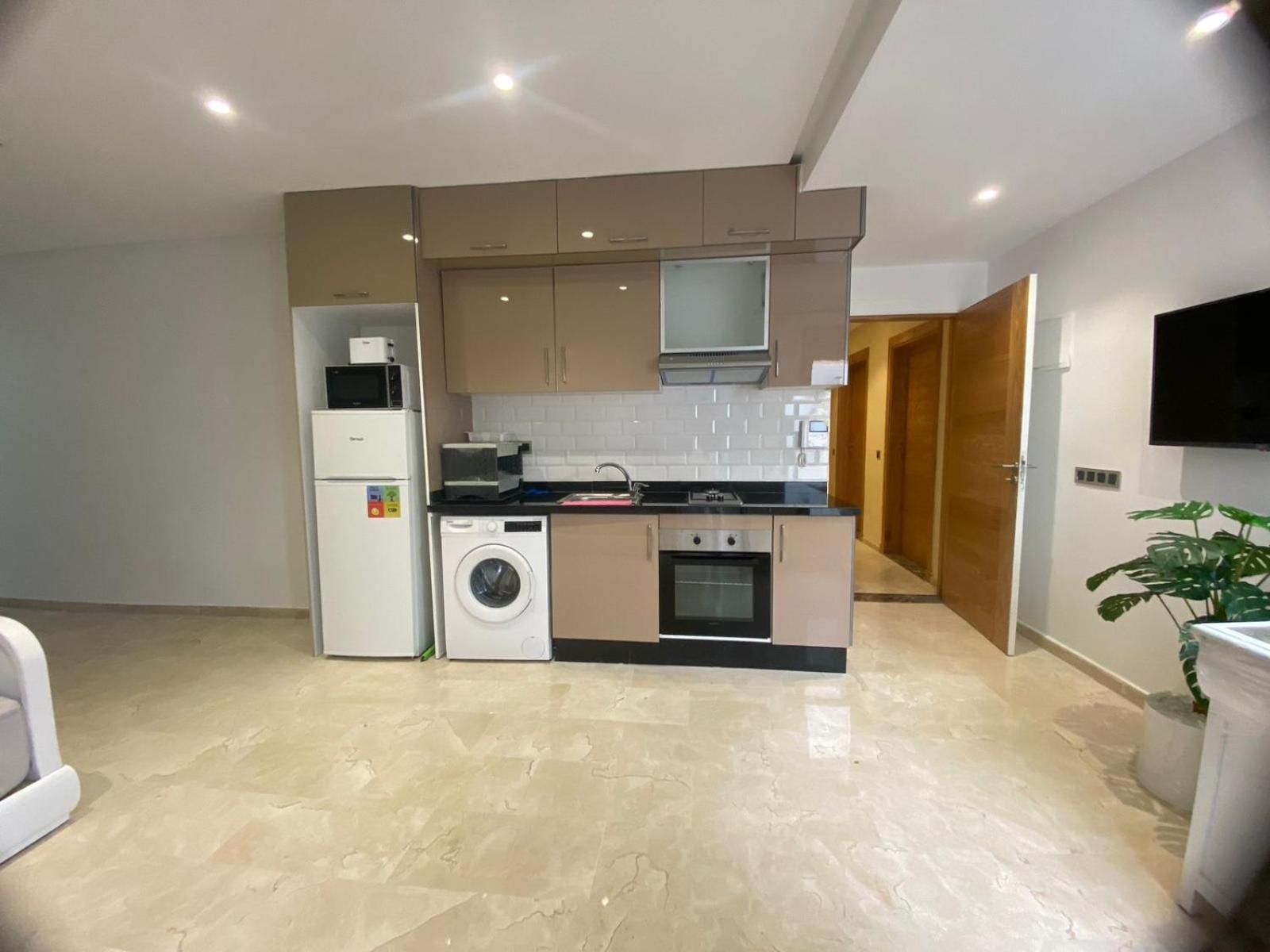 Quiet Top-floor By Med Faculty & Tram Lines Apartamento *