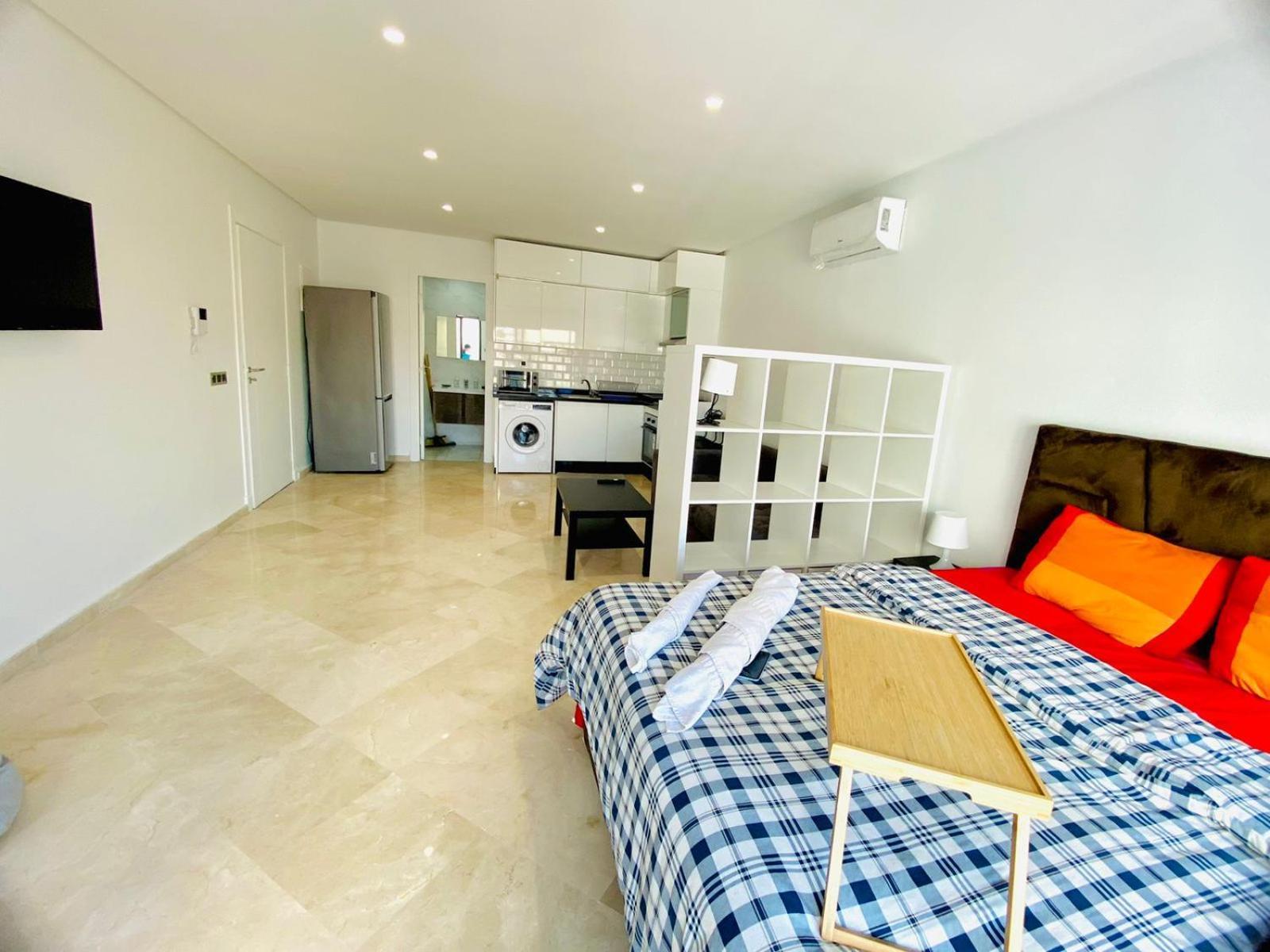 Quiet Top-floor By Med Faculty & Tram Lines Apartamento *