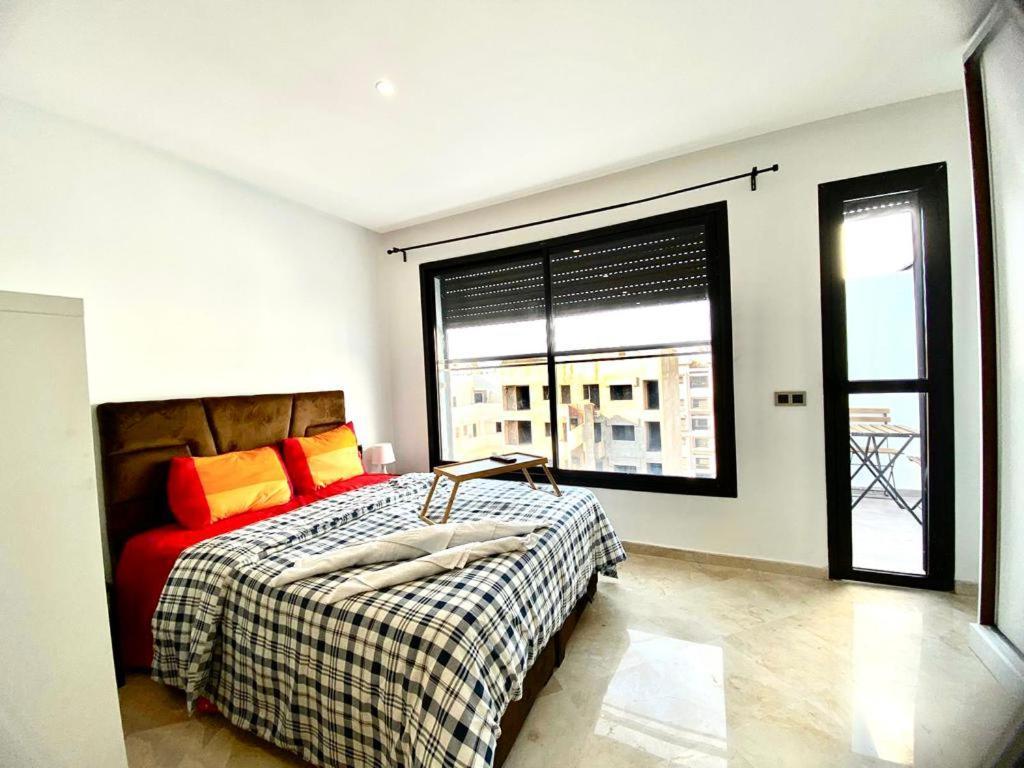 Quiet Top-floor By Med Faculty & Tram Lines Apartamento *